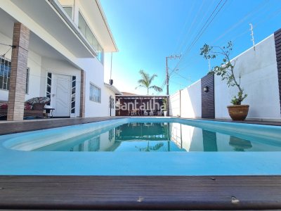 Casa à venda com 121m², 4 quartos, 1 suíte, 2 vagas no bairro Campeche em Florianópolis - Foto 29