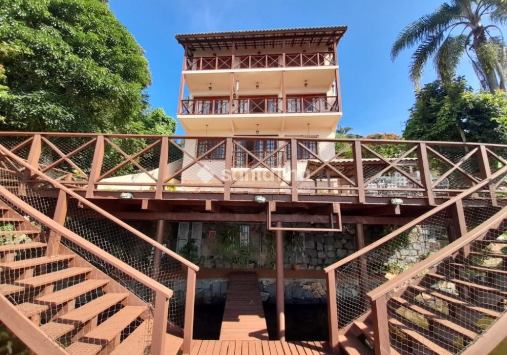 Casa à venda com 320m², 3 quartos, 1 suíte, 3 vagas no bairro Lagoa da Conceição em Florianópolis - Foto 1