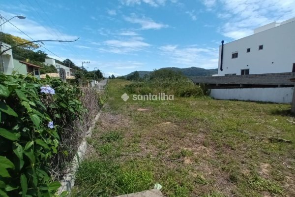 Terreno à venda com 5.947m² no bairro Campeche em Florianópolis