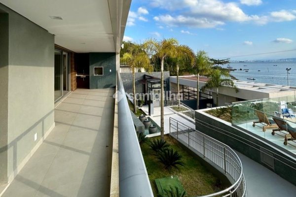 Apartamento à venda com 176m², 3 quartos, 3 suítes, 2 vagas no bairro Cacupé em Florianópolis
