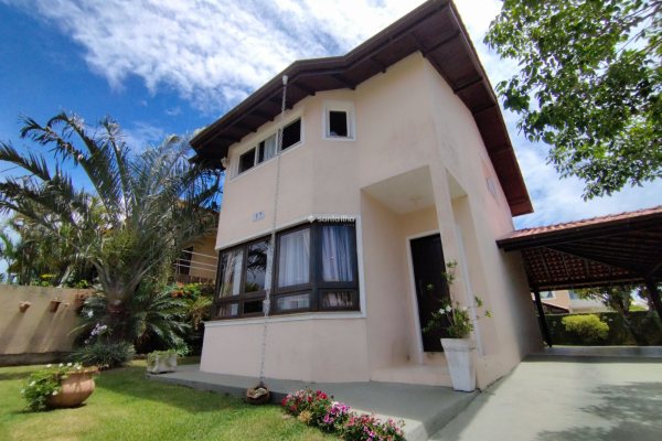 Casa para alugar com 250m², 3 quartos, 1 suíte, 2 vagas no bairro Morro das Pedras em Florianópolis