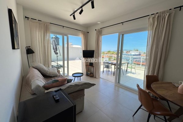 Cobertura à venda com 170m², 3 quartos, 1 suíte, 2 vagas no bairro Campeche em Florianópolis