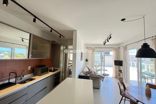 Cobertura à venda com 170m², 3 quartos, 1 suíte, 2 vagas no bairro Campeche em Florianópolis