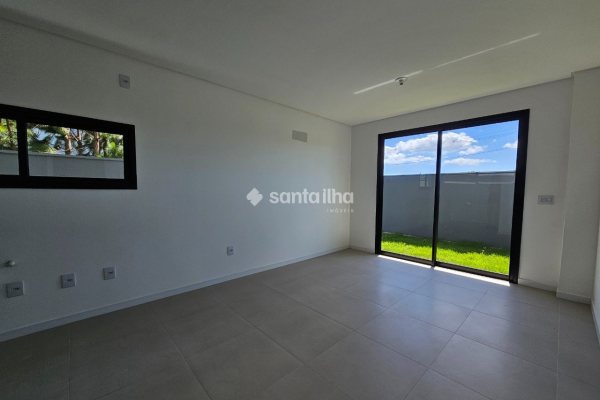 Casa à venda com 125m², 2 quartos, 2 suítes, 1 vaga no bairro Ribeirão da Ilha em Florianópolis