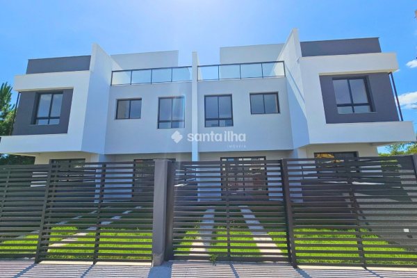 Casa à venda com 125m², 2 quartos, 2 suítes, 1 vaga no bairro Ribeirão da Ilha em Florianópolis