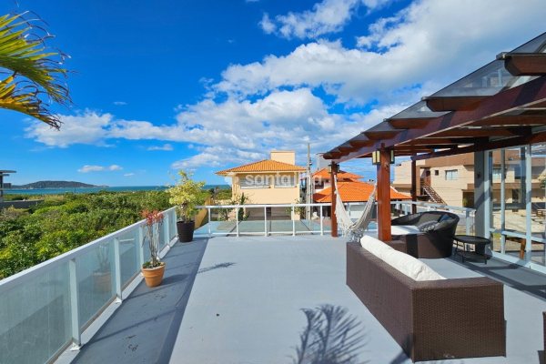 Casa em Condomínio à venda com 355m², 4 quartos, 1 suíte, 3 vagas no bairro Morro das Pedras em Florianópolis