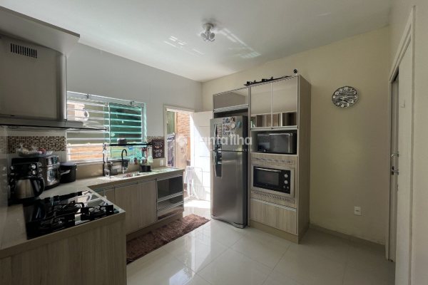 Casa para alugar com 146m², 2 quartos, 1 suíte, 2 vagas no bairro Lagoa da Conceição em Florianópolis
