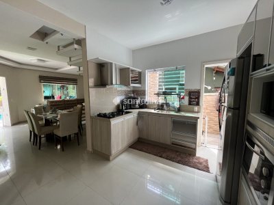 Casa para alugar com 146m², 2 quartos, 1 suíte, 2 vagas no bairro Lagoa da Conceição em Florianópolis - Foto 5