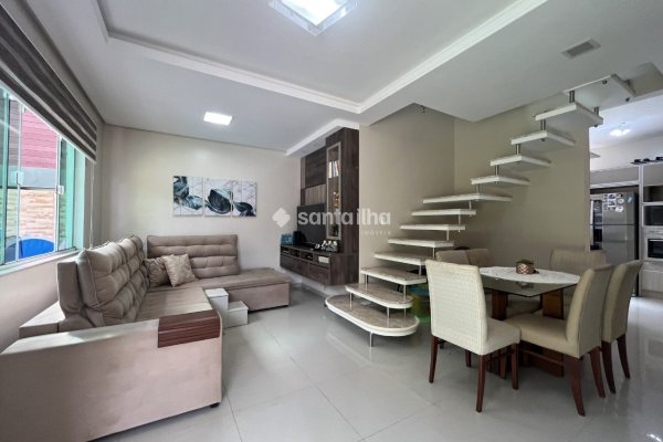 Casa para alugar com 146m², 2 quartos, 1 suíte, 2 vagas no bairro Lagoa da Conceição em Florianópolis