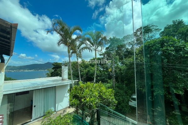 Casa para alugar com 146m², 2 quartos, 1 suíte, 2 vagas no bairro Lagoa da Conceição em Florianópolis