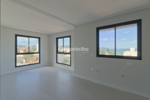 Apartamento à venda com 99m², 3 quartos, 1 suíte, 2 vagas no bairro Coqueiros em Florianópolis
