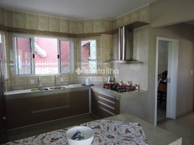 Casa à venda com 245m², 4 quartos, 1 suíte, 2 vagas no bairro Campeche em Florianópolis - Foto 10