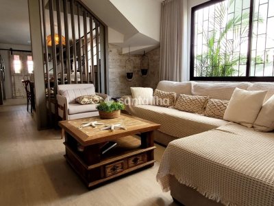 Casa à venda com 142m², 3 quartos, 1 suíte, 3 vagas no bairro Campeche em Florianópolis - Foto 4