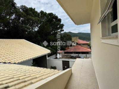 Casa à venda com 250m², 3 quartos, 2 suítes, 3 vagas no bairro Armação em Florianópolis - Foto 19