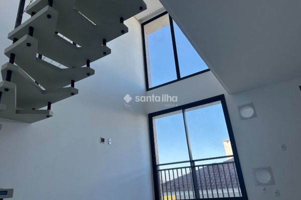 Loft à venda com 39m², 1 quarto, 1 vaga no bairro Ribeirão da Ilha em Florianópolis