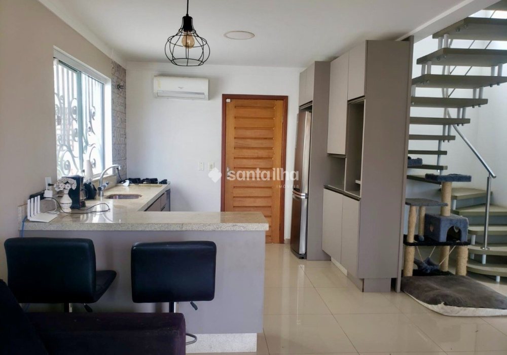 Casa à venda com 120m², 3 quartos, 3 suítes, 1 vaga no bairro Rio Tavares em Florianópolis - Foto 1