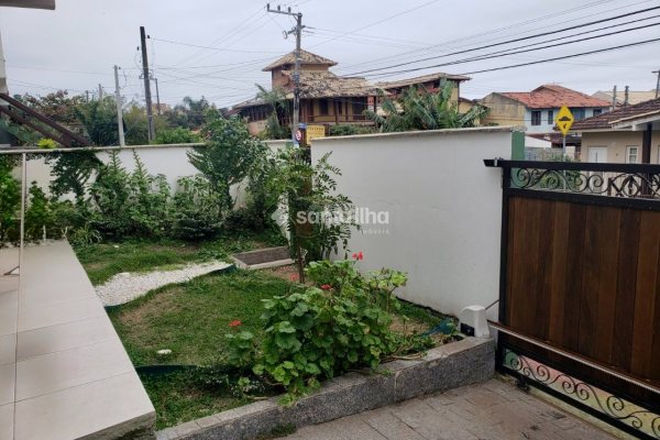 Casa à venda com 120m², 3 quartos, 3 suítes, 1 vaga no bairro Rio Tavares em Florianópolis