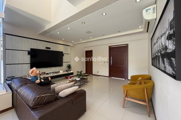 Casa em Condomínio à venda com 290m², 3 quartos, 3 suítes, 2 vagas no bairro Campeche em Florianópolis