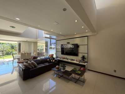 Casa em Condomínio à venda com 290m², 3 quartos, 3 suítes, 2 vagas no bairro Campeche em Florianópolis - Foto 4