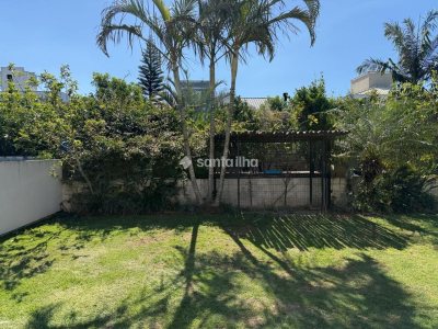 Casa em Condomínio à venda com 290m², 3 quartos, 3 suítes, 2 vagas no bairro Campeche em Florianópolis - Foto 27