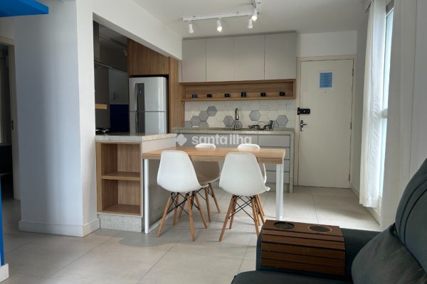 Apartamento à venda com 57m², 2 quartos no bairro Centro em Florianópolis