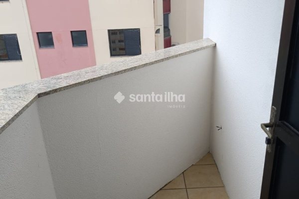 Apartamento à venda com 100m², 3 quartos, 1 suíte, 1 vaga no bairro Balneário em Florianópolis