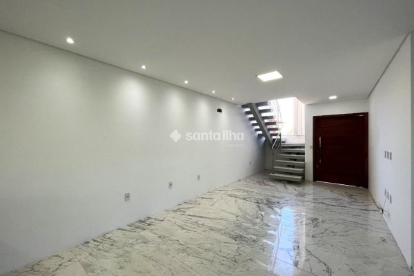 Casa em Condomínio para alugar com 140m², 2 quartos, 2 vagas no bairro Campeche em Florianópolis