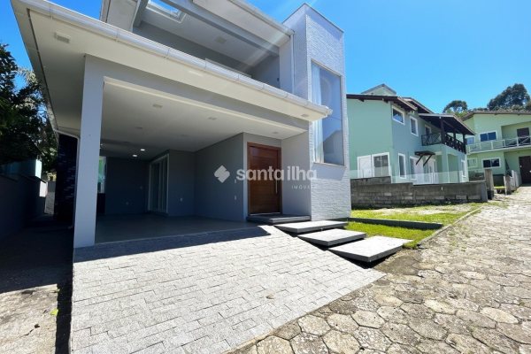 Casa em Condomínio para alugar com 140m², 2 quartos, 2 vagas no bairro Campeche em Florianópolis
