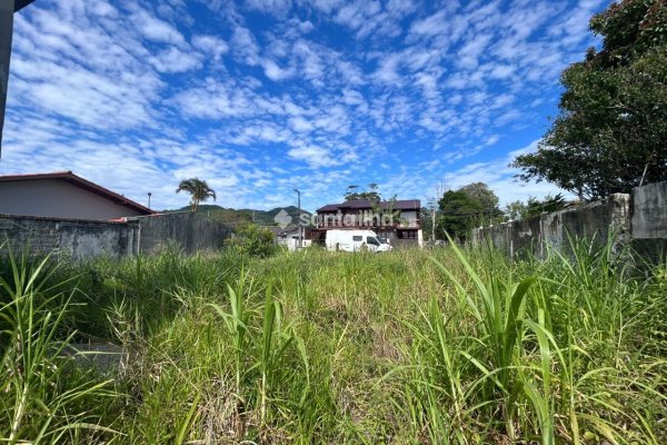 Terreno à venda com 482m² no bairro Morro das Pedras em Florianópolis