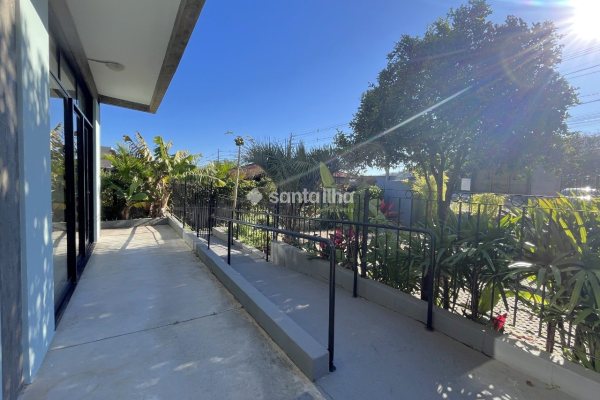 Casa Comercial para alugar com 104m², 5 vagas no bairro Rio Tavares em Florianópolis