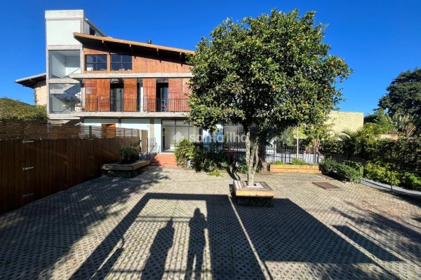 Casa Comercial para alugar com 104m², 5 vagas no bairro Rio Tavares em Florianópolis