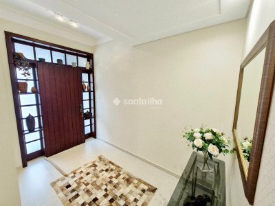Casa à venda com 224m², 3 quartos, 1 suíte, 3 vagas no bairro Campeche em Florianópolis - Foto 2