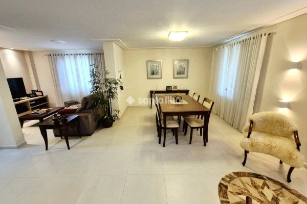 Casa à venda com 224m², 3 quartos, 1 suíte, 3 vagas no bairro Campeche em Florianópolis
