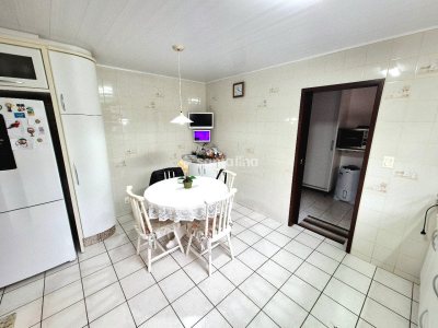 Casa à venda com 224m², 3 quartos, 1 suíte, 3 vagas no bairro Campeche em Florianópolis - Foto 9