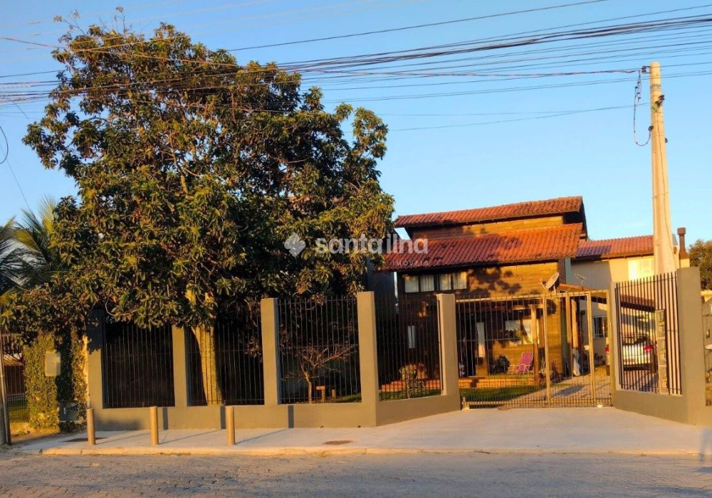 Casa à venda com 168m², 3 quartos, 3 vagas no bairro Campeche em Florianópolis - Foto 1