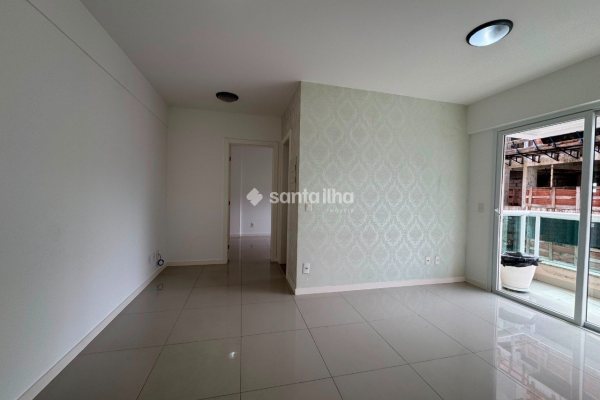 Apartamento à venda com 45m², 1 quarto, 1 vaga no bairro Pantanal em Florianópolis