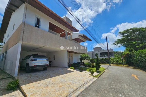 Casa em Condomínio à venda com 312m², 4 quartos, 4 suítes, 2 vagas no bairro Campeche em Florianópolis