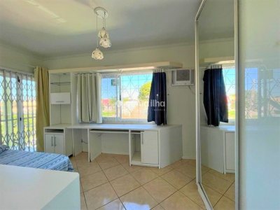Casa à venda com 226m², 4 quartos, 2 suítes, 5 vagas no bairro Campeche em Florianópolis - Foto 27