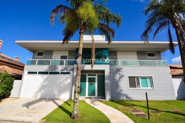 Casa à venda com 516m², 4 quartos, 4 suítes, 2 vagas no bairro Lagoa da Conceição em Florianópolis