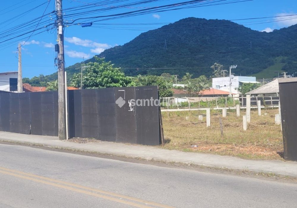 Terreno à venda com 748m² no bairro Ribeirão da Ilha em Florianópolis - Foto 1