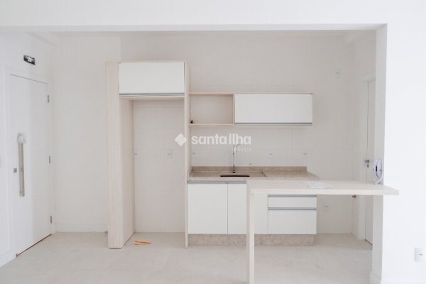 Apartamento para alugar com 90m², 3 quartos, 1 suíte, 1 vaga no bairro Campeche em Florianópolis