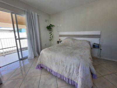 Casa à venda com 250m², 3 quartos, 3 suítes, 2 vagas no bairro Carianos em Florianópolis - Foto 29