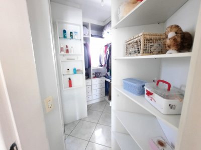 Casa à venda com 250m², 3 quartos, 3 suítes, 2 vagas no bairro Carianos em Florianópolis - Foto 31