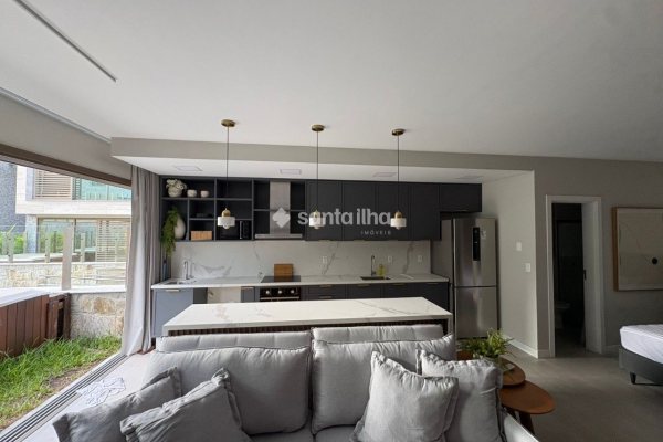 Studio à venda com 67m², 1 quarto, 1 vaga no bairro Campeche em Florianópolis