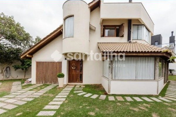 Casa à venda com 270m², 3 quartos, 1 suíte, 4 vagas no bairro Novo Campeche em Florianópolis