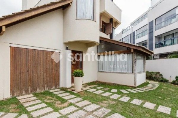 Casa à venda com 270m², 3 quartos, 1 suíte, 4 vagas no bairro Novo Campeche em Florianópolis