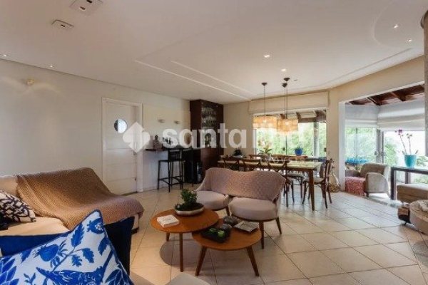 Casa à venda com 270m², 3 quartos, 1 suíte, 4 vagas no bairro Novo Campeche em Florianópolis