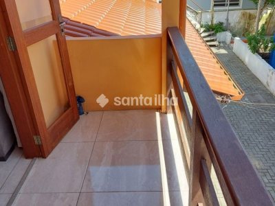 Casa à venda com 143m², 6 quartos, 1 vaga no bairro Armação em Florianópolis - Foto 15