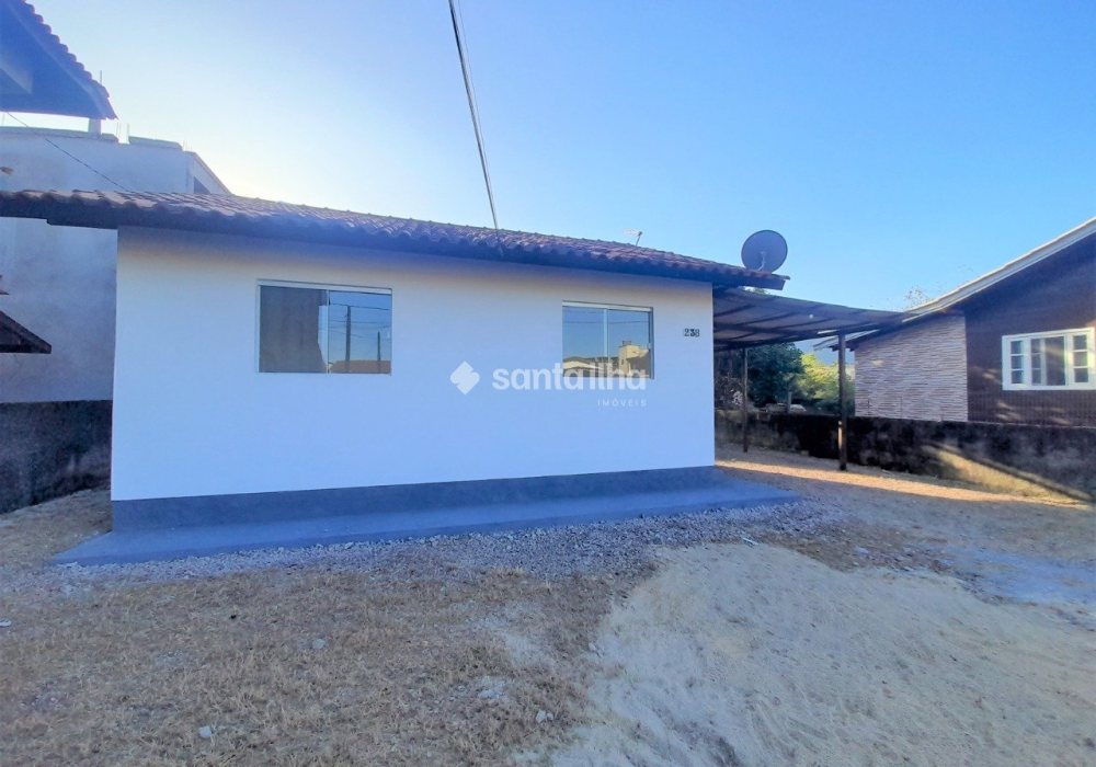 Casa para alugar com 50m², 2 quartos, 2 vagas no bairro Campeche em Florianópolis - Foto 1