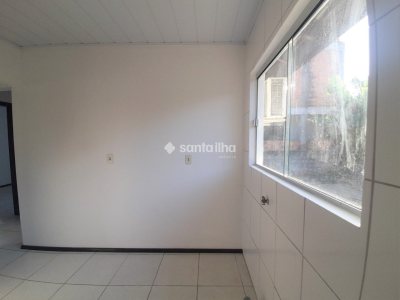 Casa para alugar com 50m², 2 quartos, 2 vagas no bairro Campeche em Florianópolis - Foto 8